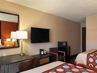 Super 8 By Wyndham Taylor/Detroit Area Motel Eksteriør billede